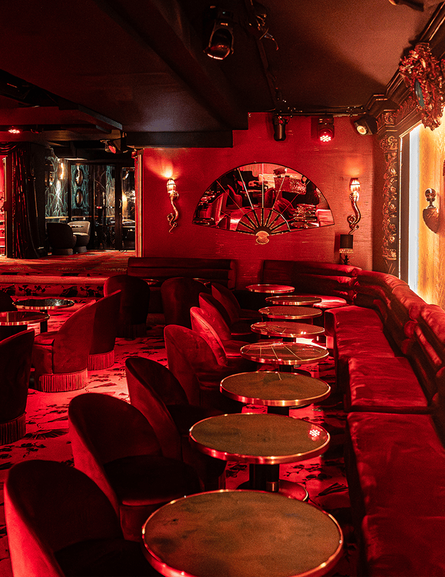 Le bar cach&eacute; sous la place du Tertre